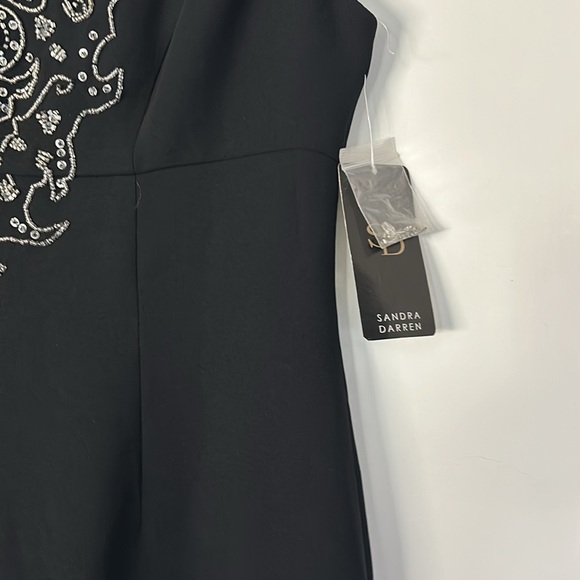 New Sandra Darren black cap sleeve lined dress with faux crystal design size 10 - Picture 3 of 9